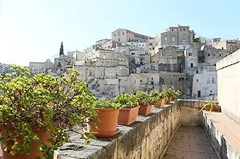 מלון Sassi San Gennaro 2*